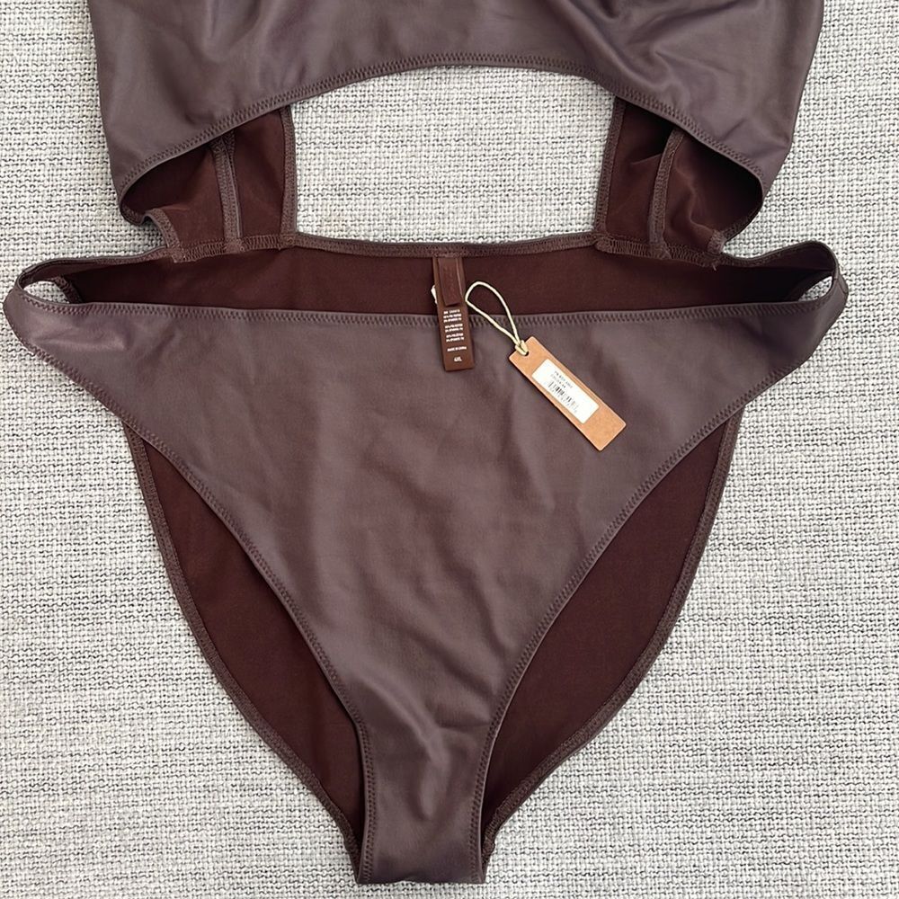 Skims Cut Out Monokini Cocoa Wet‎ Jersey Size 4X - Picture 5 of 10